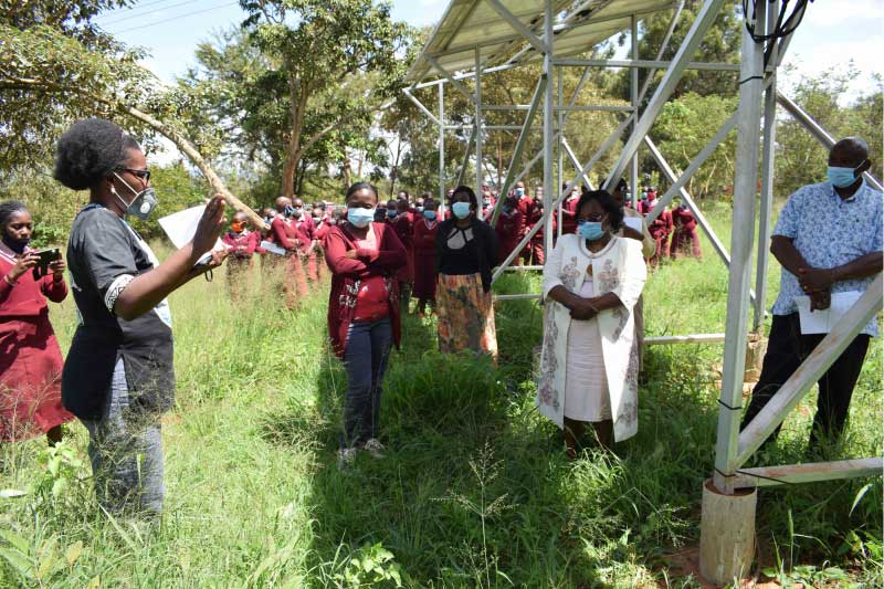 Mutulani primary installs a water tank!